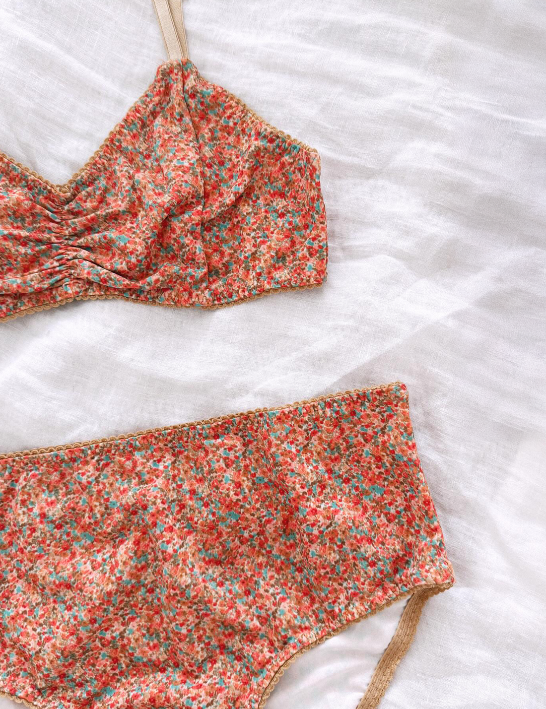 TORIA High Waisted Bottoms